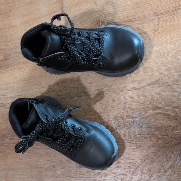 Boys Stride Rite Boots - Picture 1 of 4